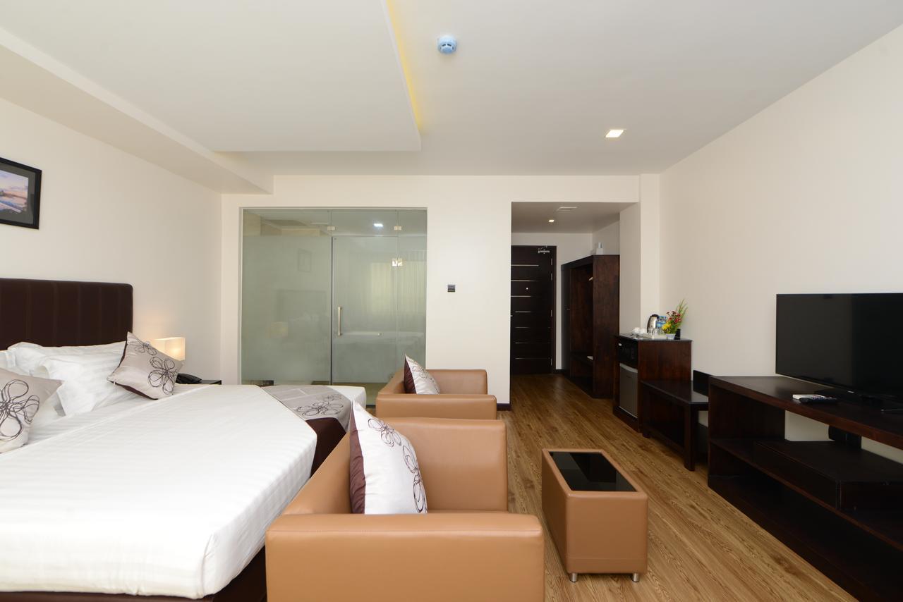 Hotel Lexus Yangon Exterior foto