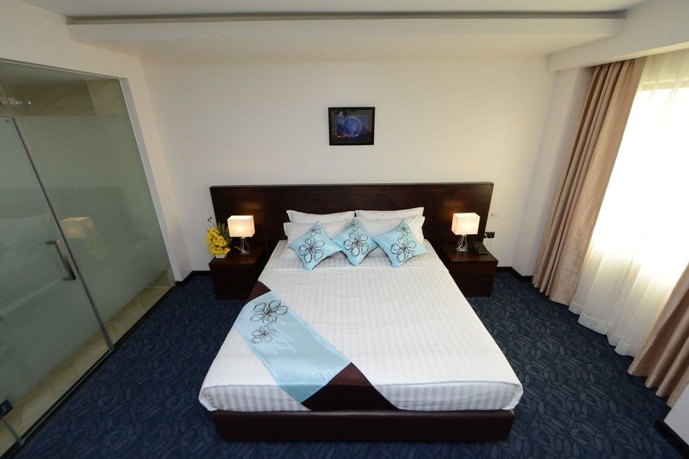 Hotel Lexus Yangon Exterior foto